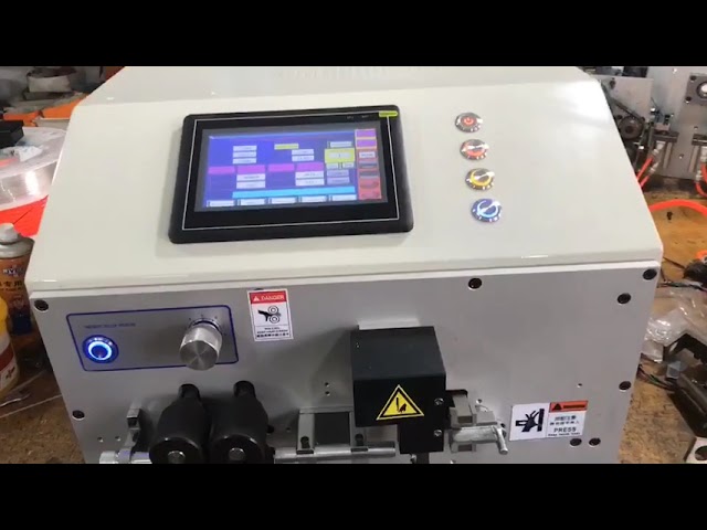 Nova Máquina Automática de Desencapar e Curvar Fios Dupla Cabeça SWT 508 ZW25 com Tela Touch de 7 Polegadas
