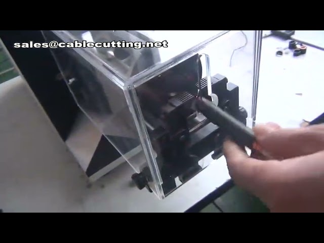 Máquina Automática de Descascar Cabo Coaxial | Descascador para Cabos de Energia Renovável | Automação Industrial