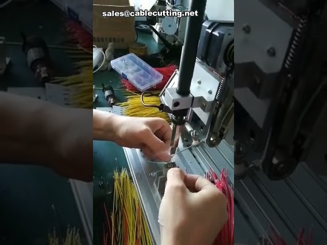 Máquina de Solda para Conectores de Micro Interruptores - Equipamento Semi-Automático de Precisão