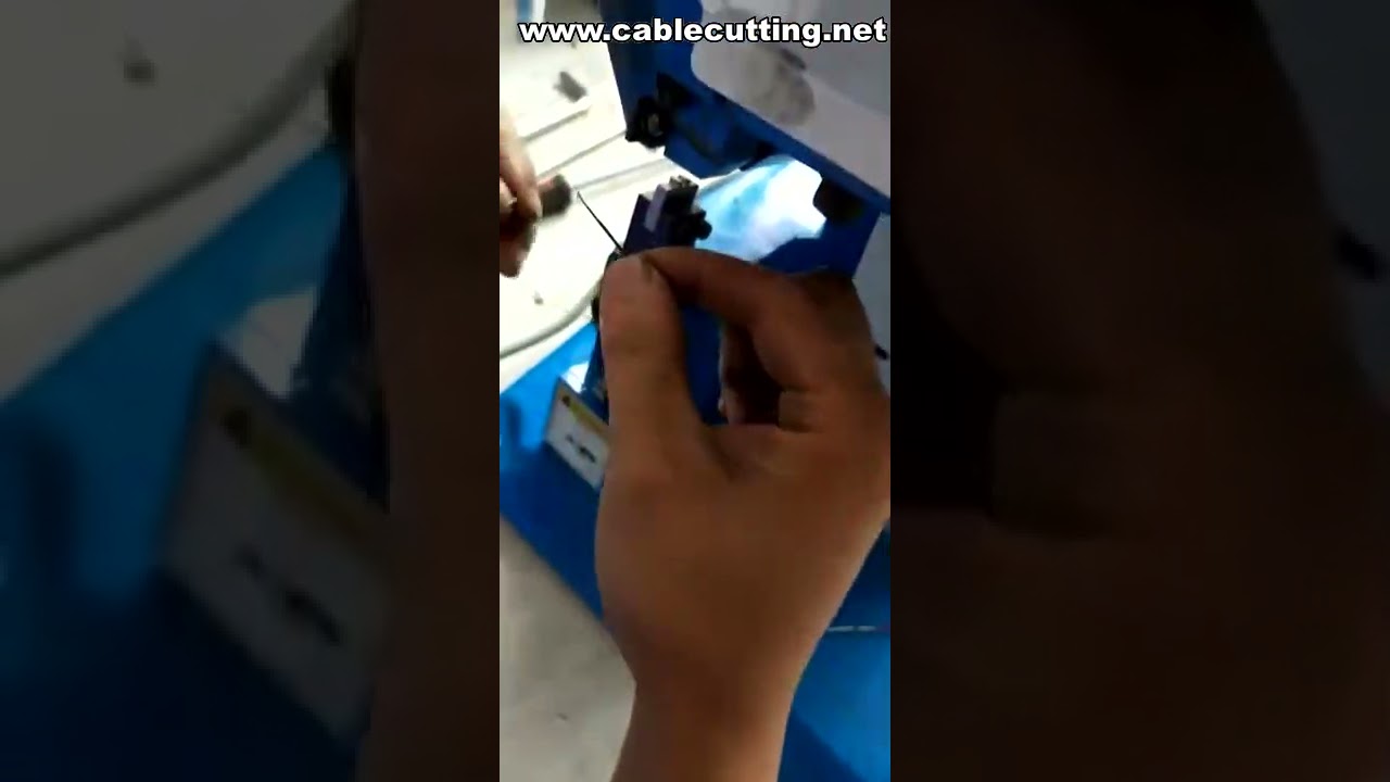 Máquina de Emendar e Crimpar Fitas de Cobre para Cabos e Fones de Ouvido