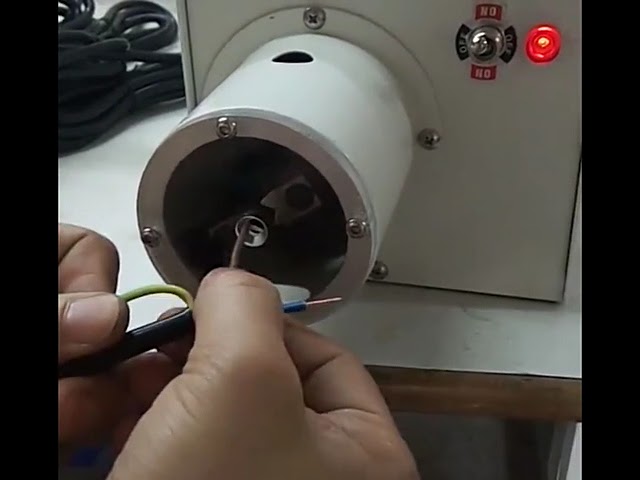 Máquina Automática de Corte e Crimpagem de Fios – Desencapagem e Torção Integradas