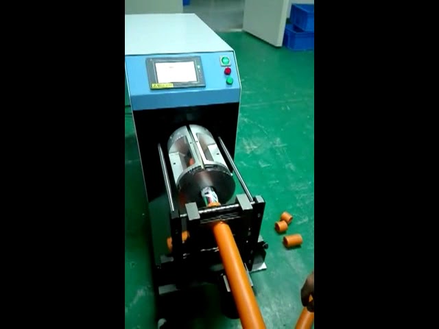 Máquina Semiautomática de Decapagem de Cabos Coaxiais