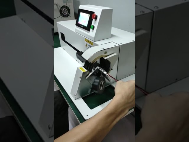 Máquina de Embalagem com Fita WPM-302 – Automatize sua Linha de Produção
