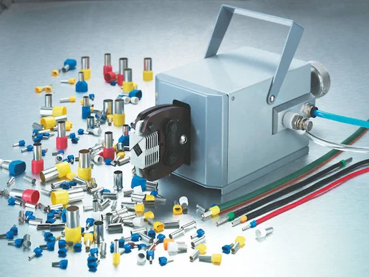 Máquina Pneumática de Crimpar Terminais 6-4